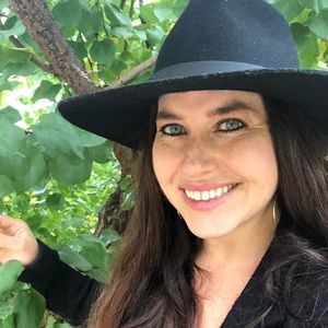 Meet your Posher, Theresa m